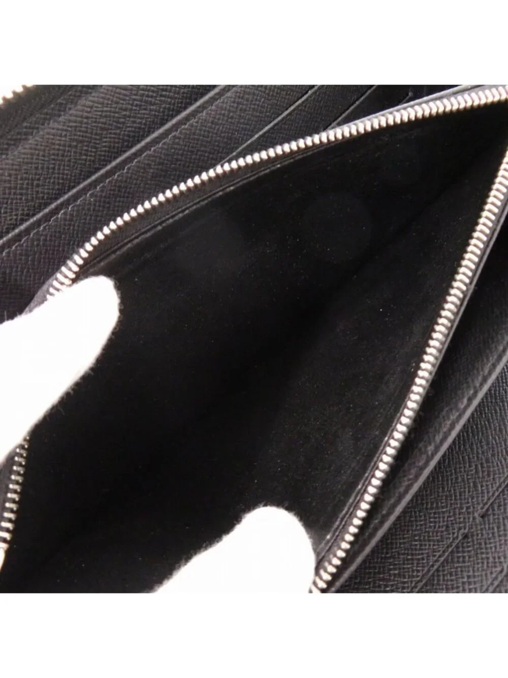 Louis Vuitton Zippy Organizer NM Taiga Zip Around Black Wallet